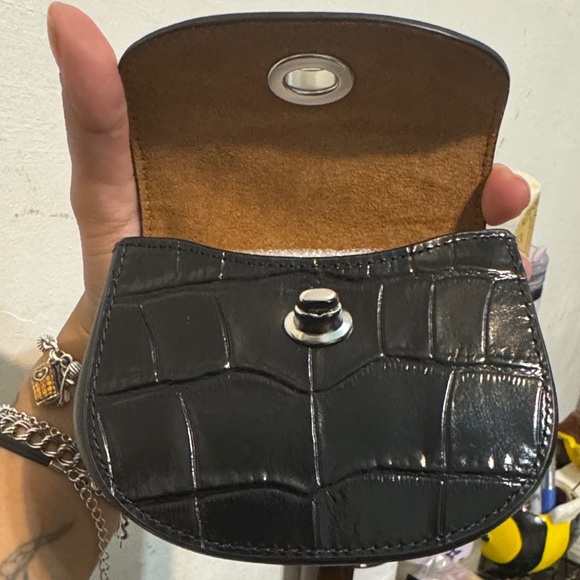 Coach Turn Lock with Chain - Picture 4 of 11